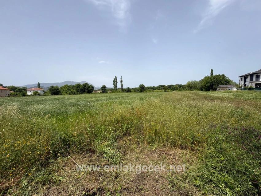 2100 M2 Großes Grundstück Zum Verkauf In Okçular Marmaris.