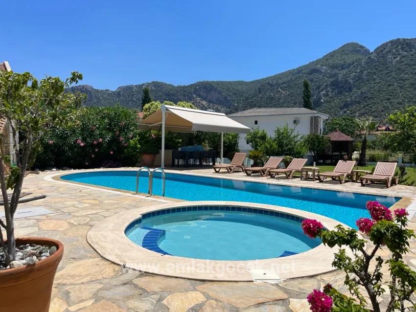 Dalyan In Arıkbaşı 4+1 Zu Verkaufende Villa
