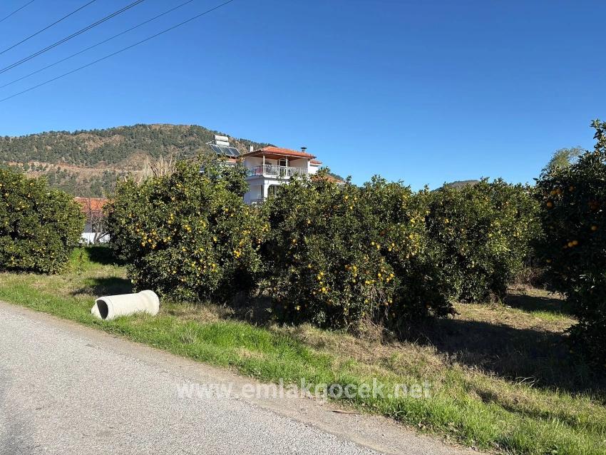 Grundstück Zum Verkauf In Ekşiliyurt, Mit Baugenehmigung, Innerhalb Einer Bebauten Fläche Von 1085 M².