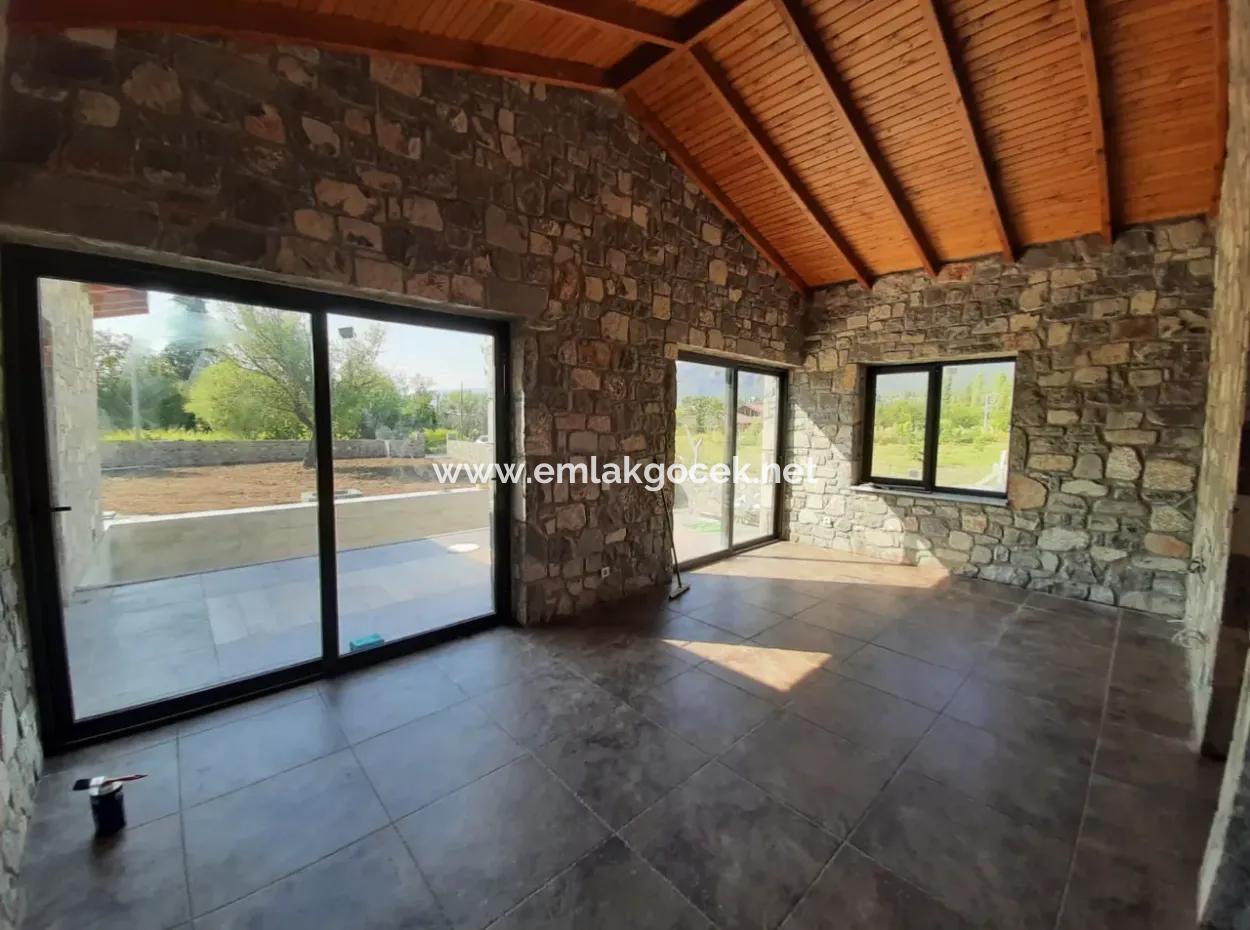 3 1 Steinhäuser Zum Verkauf In 930M2 Grundstück In Zeytinalan