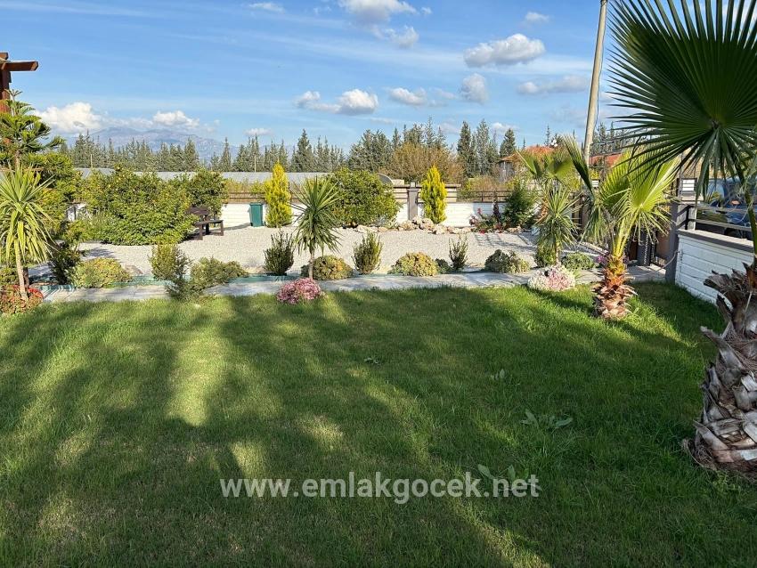 4+1 Villa For Sale In Eskiköy, Located In A 14,136 M2 Field