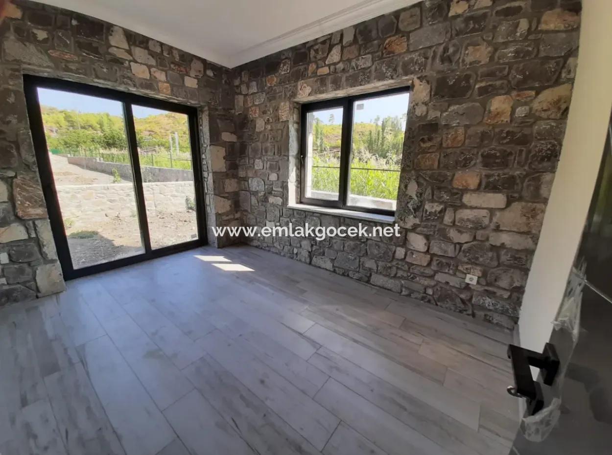 3 1 Stone Houses For Sale In 930M2 Plot In Zeytinalan