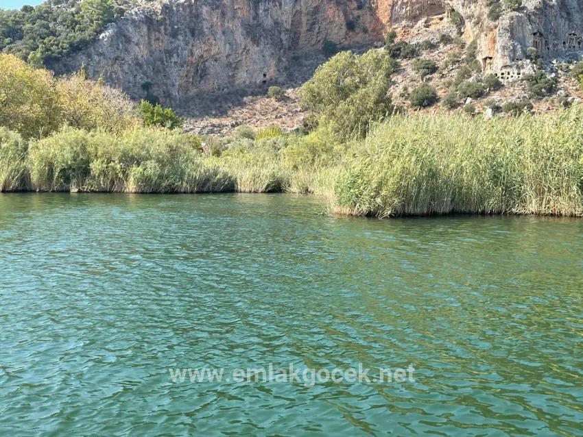 Çandır'da Kanala Sıfır 2765m2 Satılık Müstakil Ev