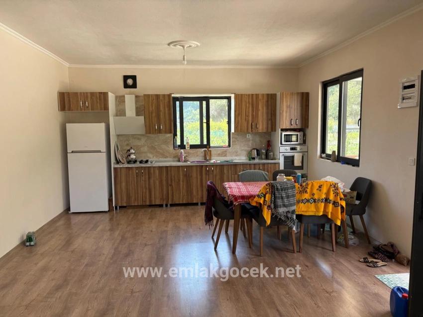 Dalyan Karadağ Mevkiinde 2500m2 Tarla İçerisinde 120m2 Müstakil Ahşap Ev