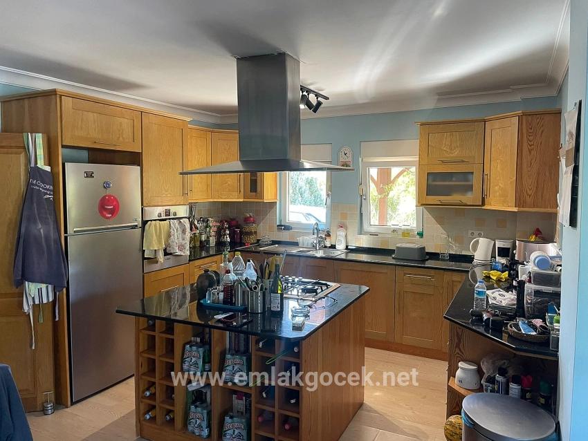 Dalyan Gülpınar'da 6000m2 Arsa İçerisinde 4+2 Satılık Villa