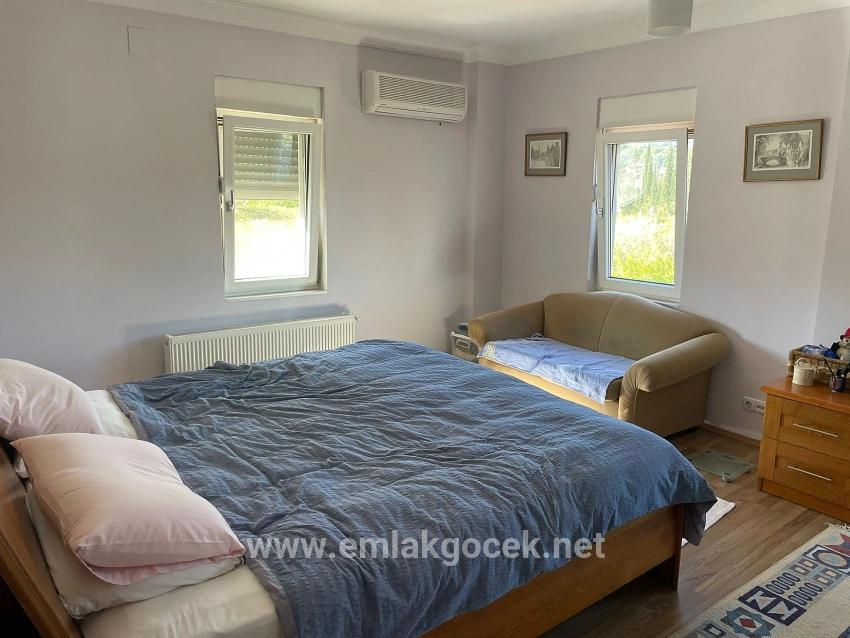 Dalyan Gülpınar'da 6000m2 Arsa İçerisinde 4+2 Satılık Villa