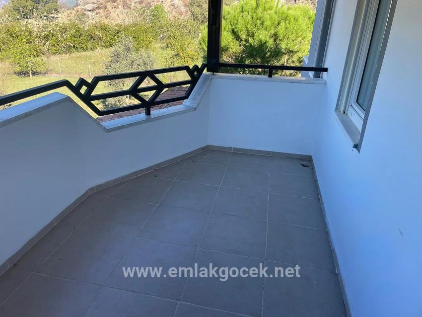 Dalyan Gülpınar'da 6000m2 Arsa İçerisinde 4+2 Satılık Villa