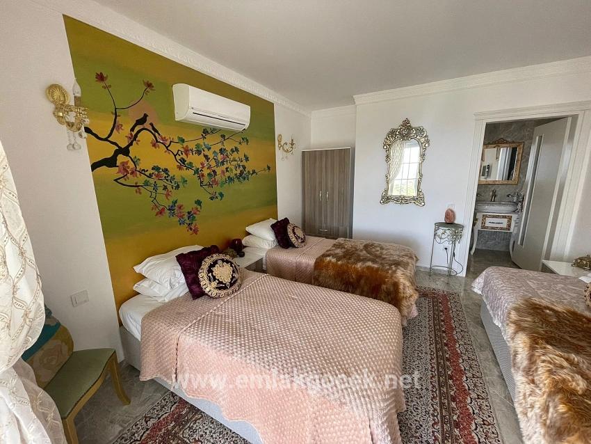 Gökbel'de Full Deniz Manzaralı 5000m2 Arsa İçerisinde Satılık Vıp Villa