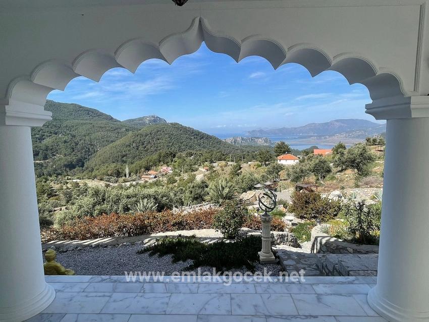 Gökbel'de Full Deniz Manzaralı 5000m2 Arsa İçerisinde Satılık Vıp Villa