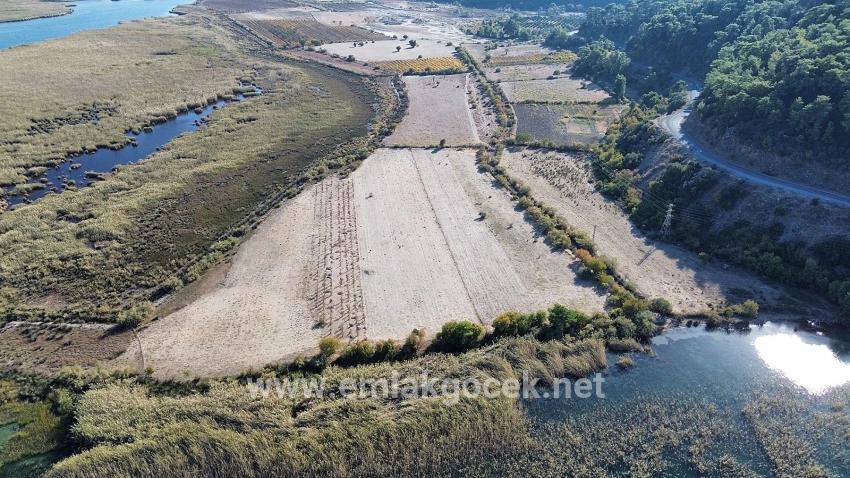 Çandır'da Göle Sıfır 3210m2 Satılık 2b Arazisi