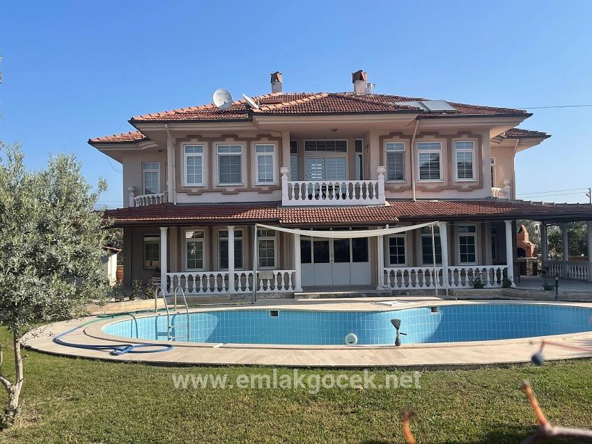 Ortaca Dalyan Mah. Satılık 4+1 Villa - 1.000 m²