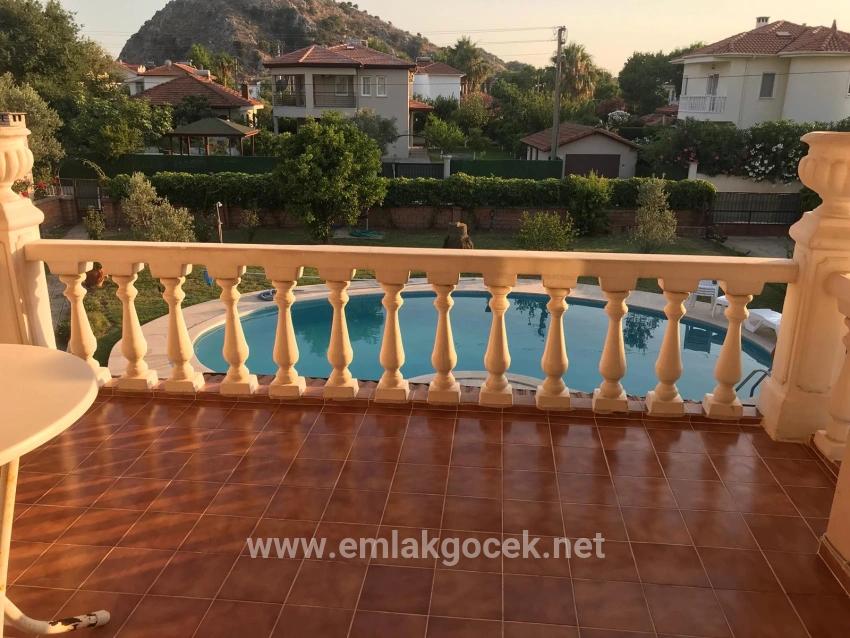 Dalyan'da 1000m2 Arsa İçerisinde 4+1 Satılık Villa
