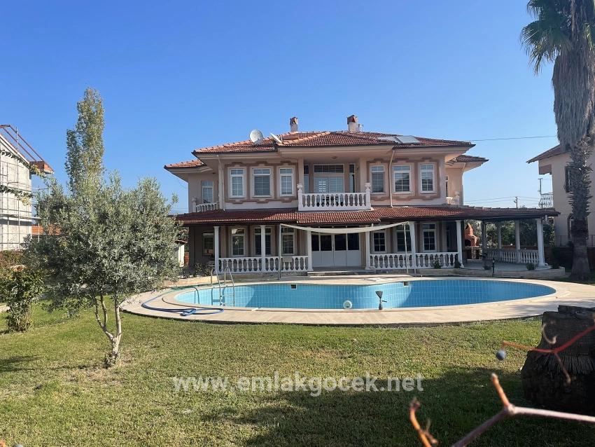 Dalyan'da 1000m2 Arsa İçerisinde 4+1 Satılık Villa