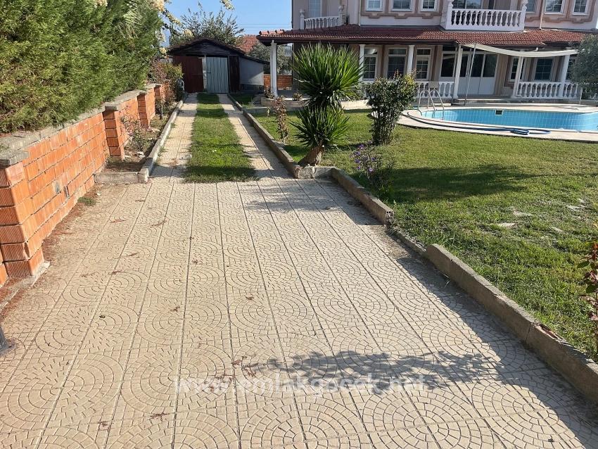 Dalyan'da 1000m2 Arsa İçerisinde 4+1 Satılık Villa