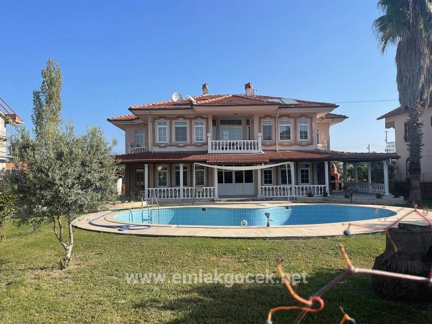 Dalyan'da 1000m2 Arsa İçerisinde 4+1 Satılık Villa