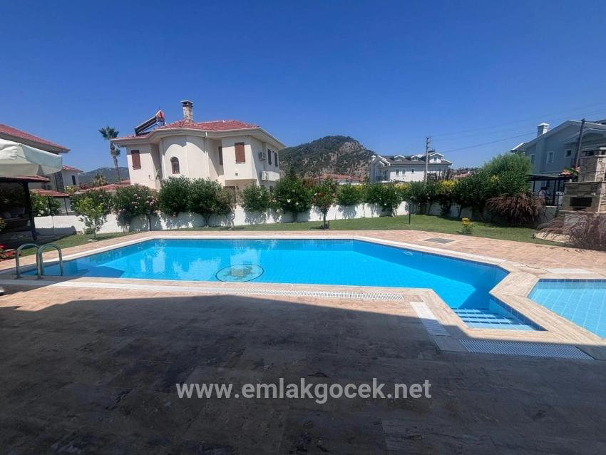 Dalyan'da 848m2 Kral Mezarları Manzaralı 3+1 Satılık Villa