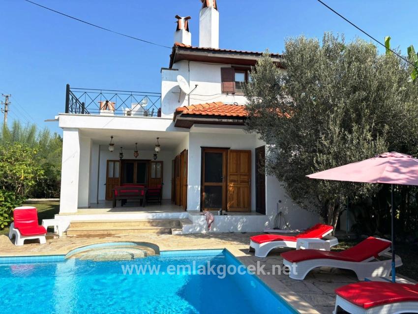 Dalyan Arıkbaşı'nda 600m2 Arsa İçerisinde Satılık Villa