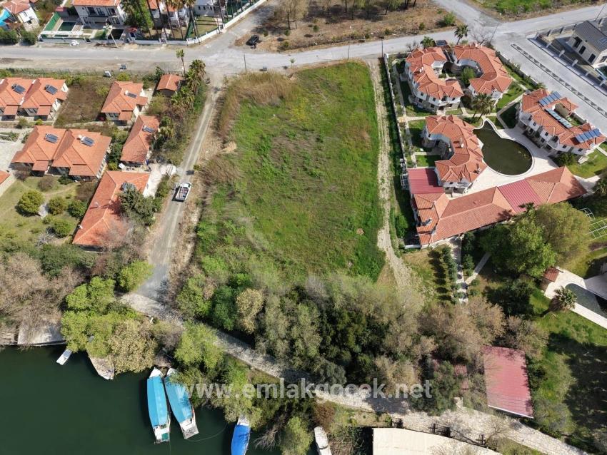 Dalyan Gülpınar'da Kanala Sıfır 2600m2 %20 Turizm İmarlı Satılık Arsa
