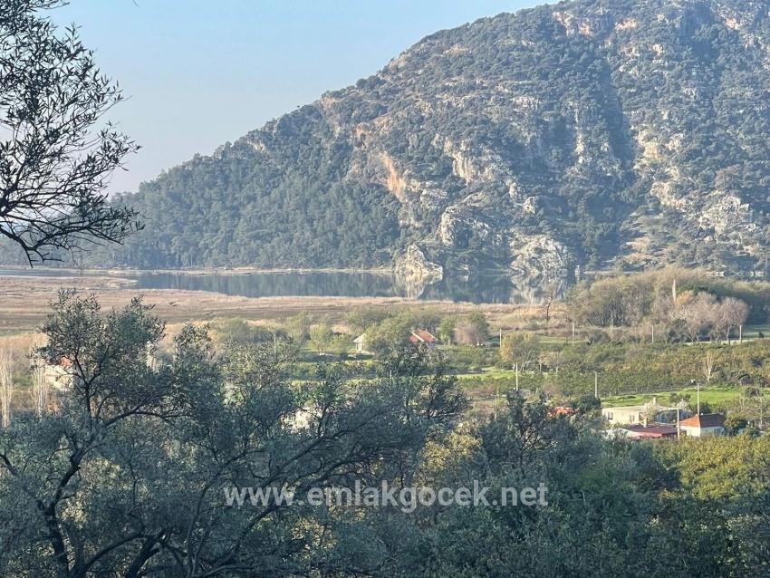 Çandır'da Göl Manzaralı 1252m2 Satılık Arsa