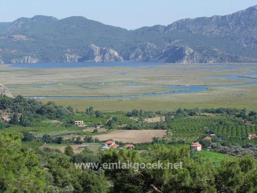 Çandır'da Göl Manzaralı 1252m2 Satılık Arsa