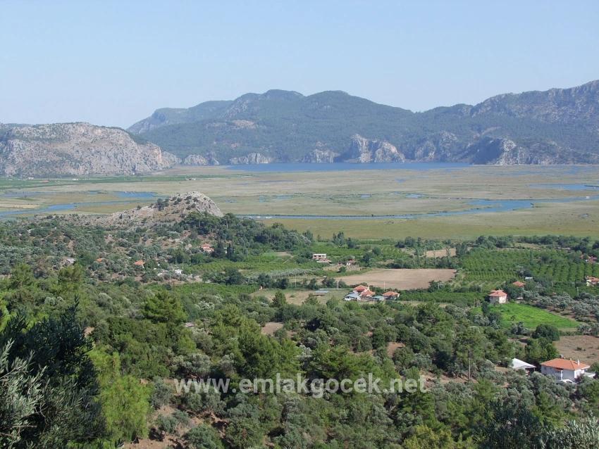 Çandır'da Göl Manzaralı 1252m2 Satılık Arsa