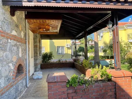 Dalyan'da Site İçerisinde 3+1 Satılık Villa
