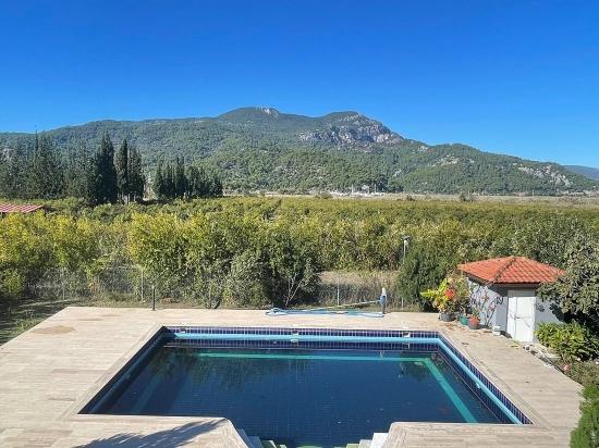 Dalyan Gülpınar'da 6000m2 Arsa İçerisinde 4+2 Satılık Villa