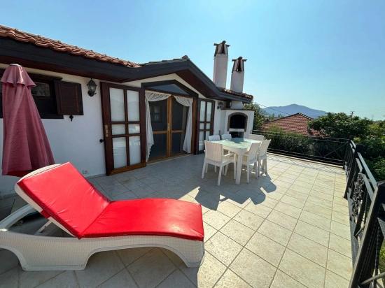 Dalyan Arıkbaşı'nda 600m2 Arsa İçerisinde Satılık Villa