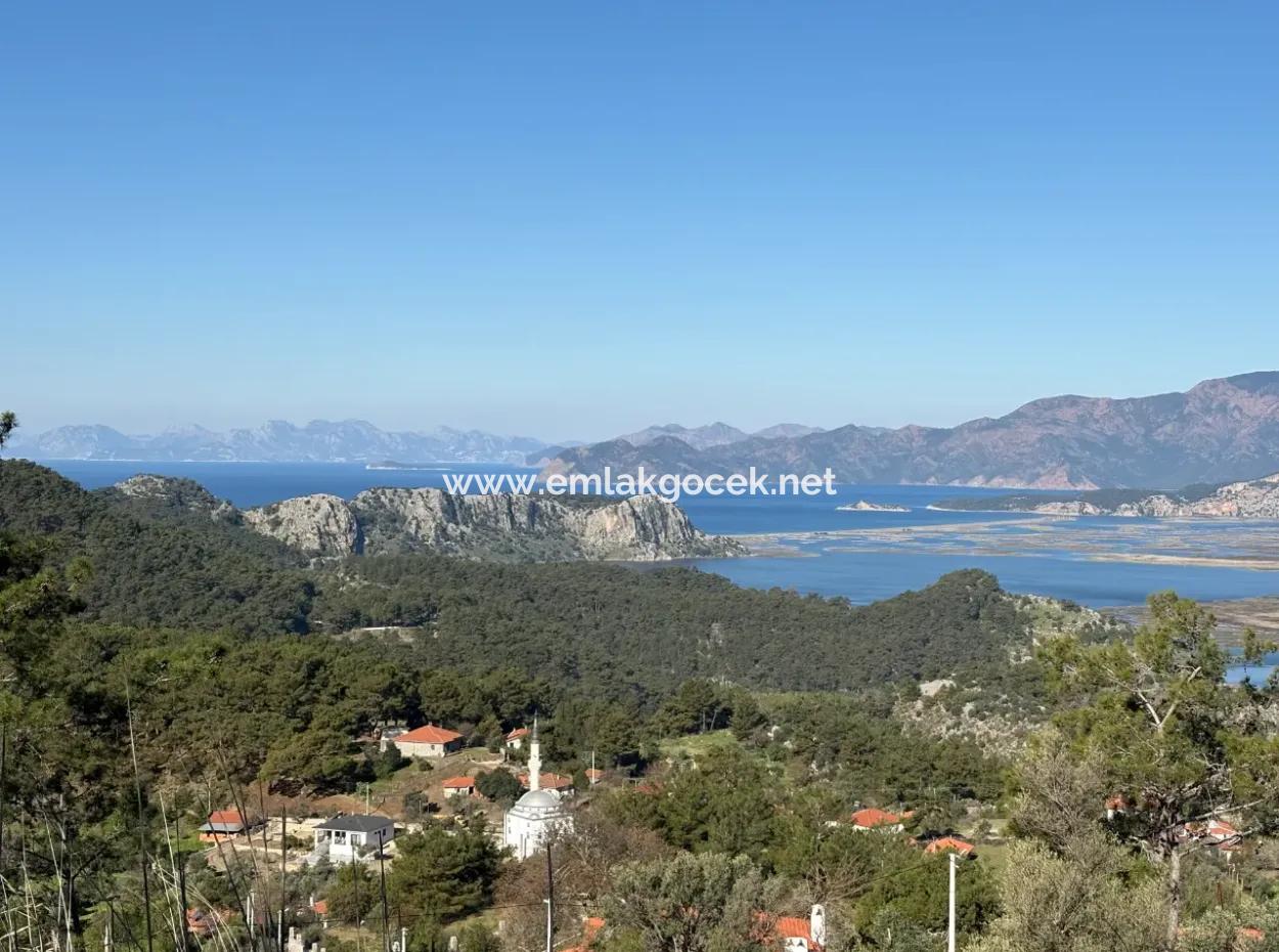 Gökbel'de Köy Yerleşik Alanı İçerisinde Deniz Manzaralı 1000M2 Satılık Arazi