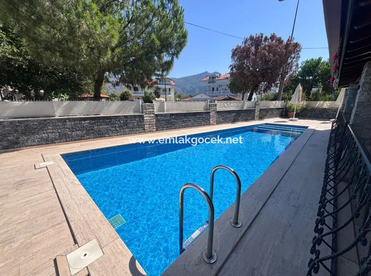 Dalyan Merkezde 301M2 Arsa İçerisinde 5+1 Satılık Villa