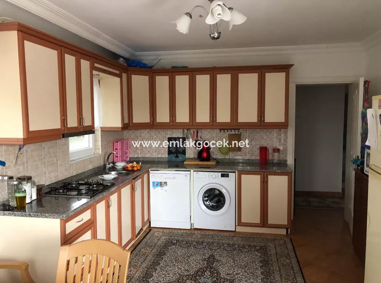 Okçular'da 1222M2 Arsa İçerisinde Satılık Tek Katlı Müstakil Ev