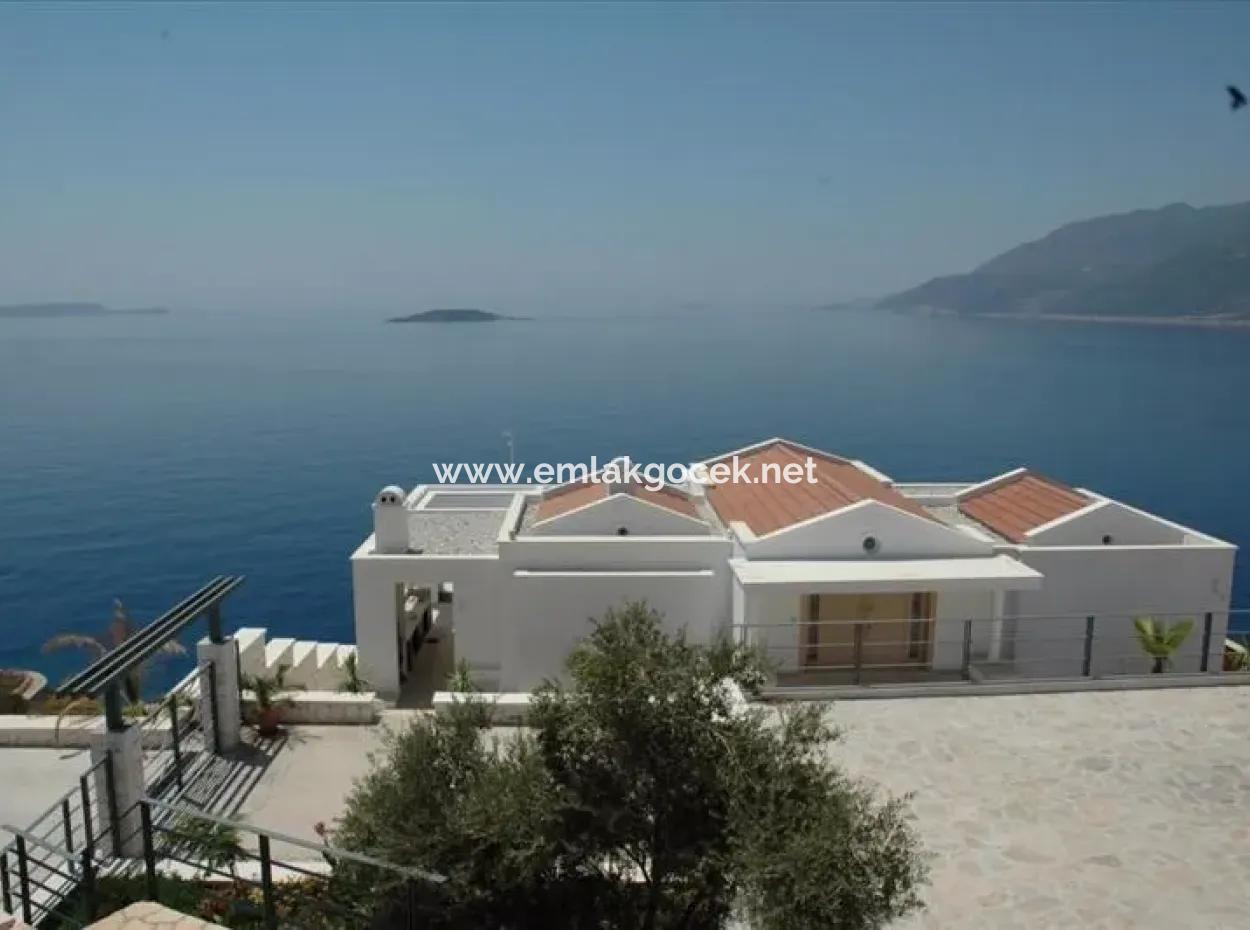 Kaş Denize Sıfır Satılık Villa Meyis Adasına Ve Deniz Manzaralı Satılık Villa