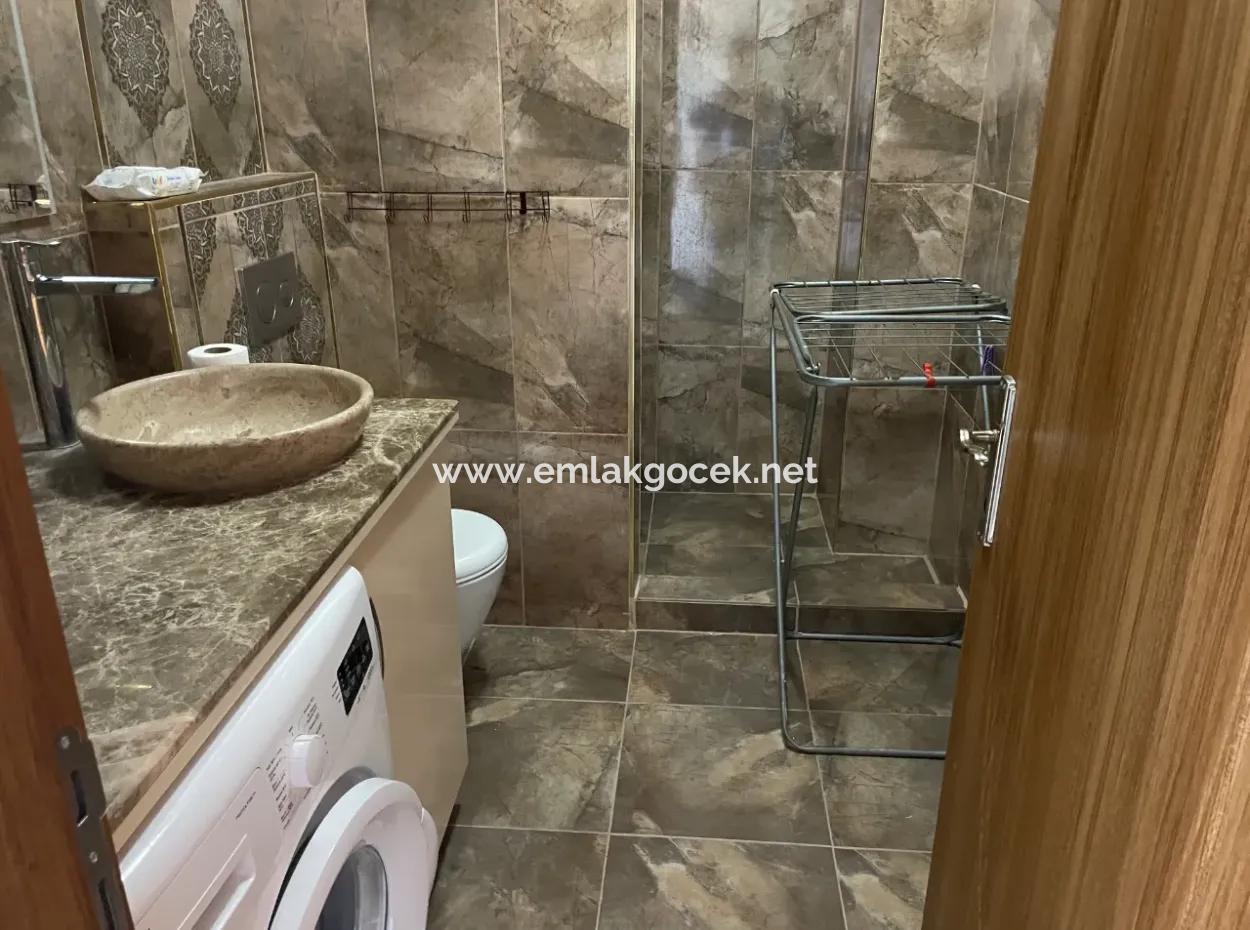 Akçapınar'da Deniz Manzaralı Satılık 6+1 Villa