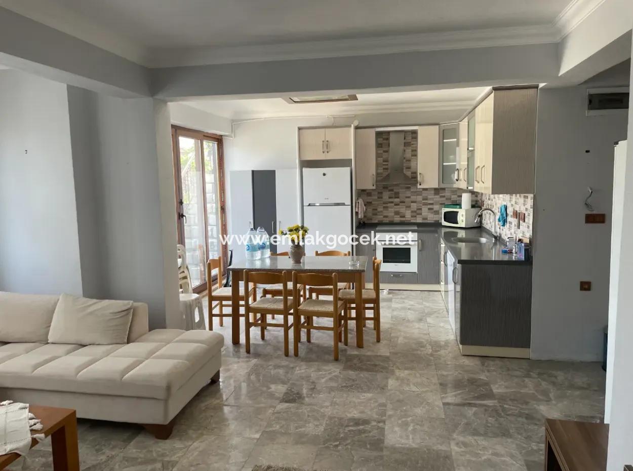 Akçapınar'da Deniz Manzaralı Satılık 6+1 Villa