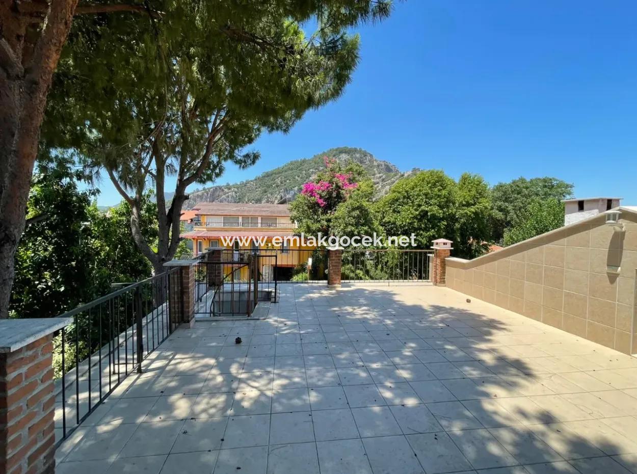 Dalyan Merkezde 5+1 Satılık Villa