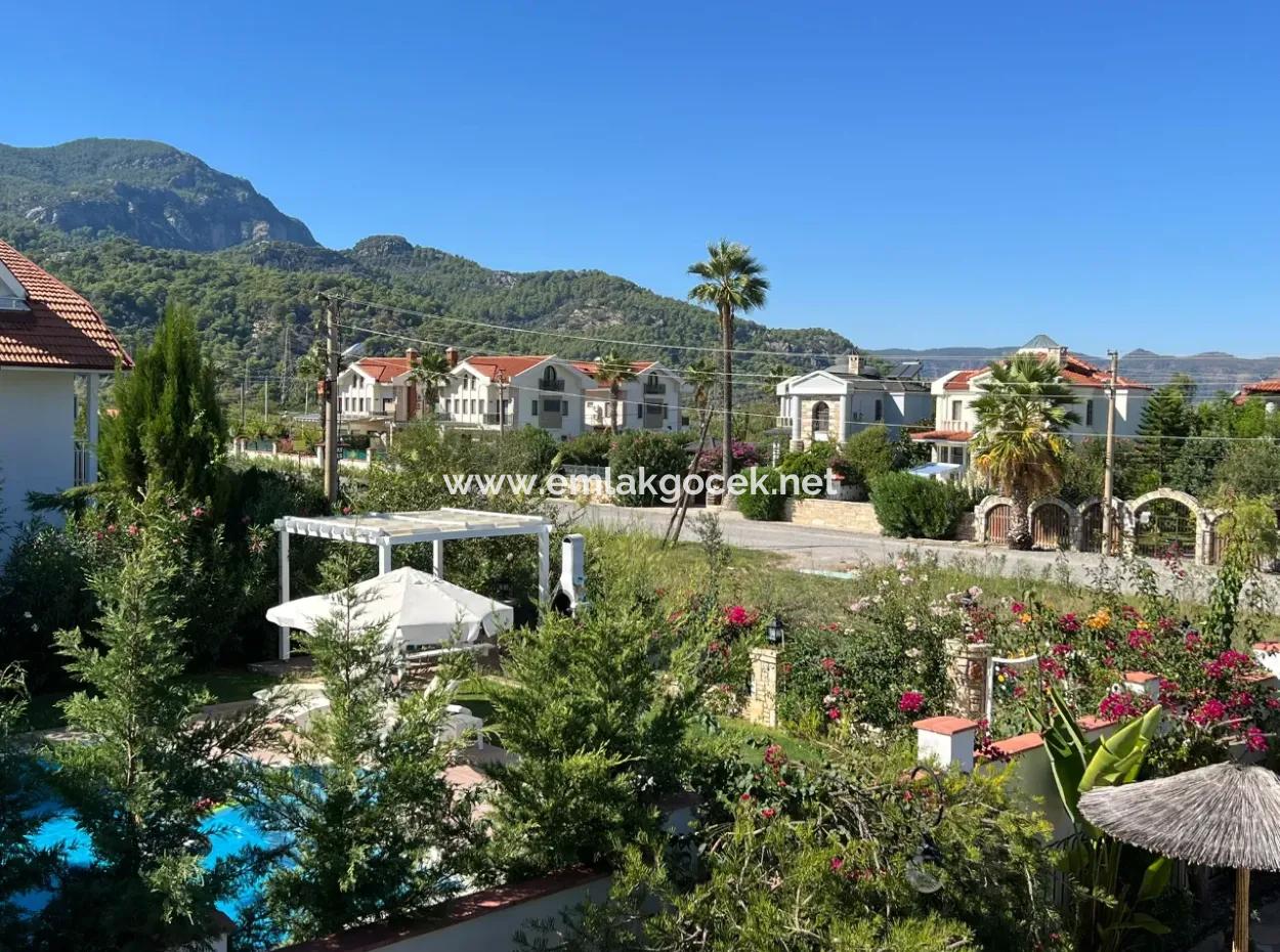 Dalyan Gülpınar'da 580M2 Arsa İçerisinde Satılık Taş Villa