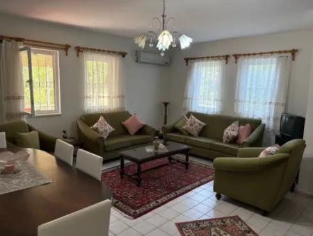 Okçular'da 514M2 Arsa İçerisinde 2 Katlı Satılık Ev