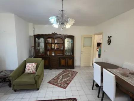 Okçular'da 514M2 Arsa İçerisinde 2 Katlı Satılık Ev