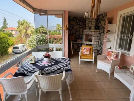Okçular'da 514M2 Arsa İçerisinde 2 Katlı Satılık Ev