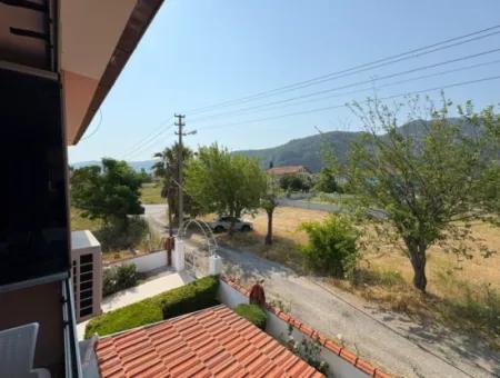 Okçular'da 514M2 Arsa İçerisinde 2 Katlı Satılık Ev