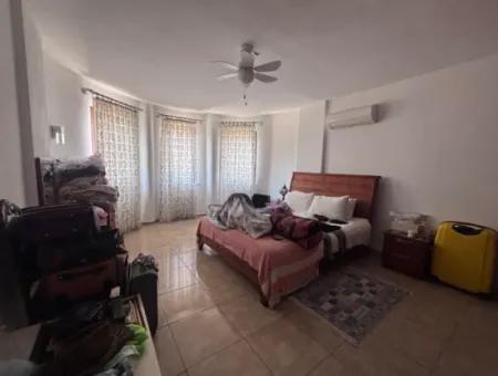 Dalyan Maraş'da Köşebaşında 980M2 Arsa İçin'de 5+1 Satılık Villa