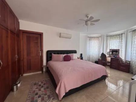 Dalyan Maraş'da Köşebaşında 980M2 Arsa İçin'de 5+1 Satılık Villa