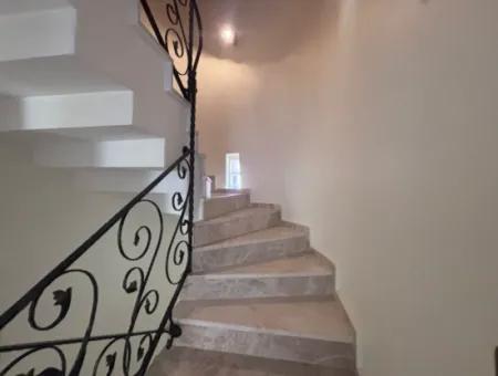 Dalyan Merkezde 301M2 Arsa İçerisinde 5+1 Satılık Villa