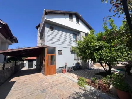 Dalyan Merkezde 301M2 Arsa İçerisinde 5+1 Satılık Villa